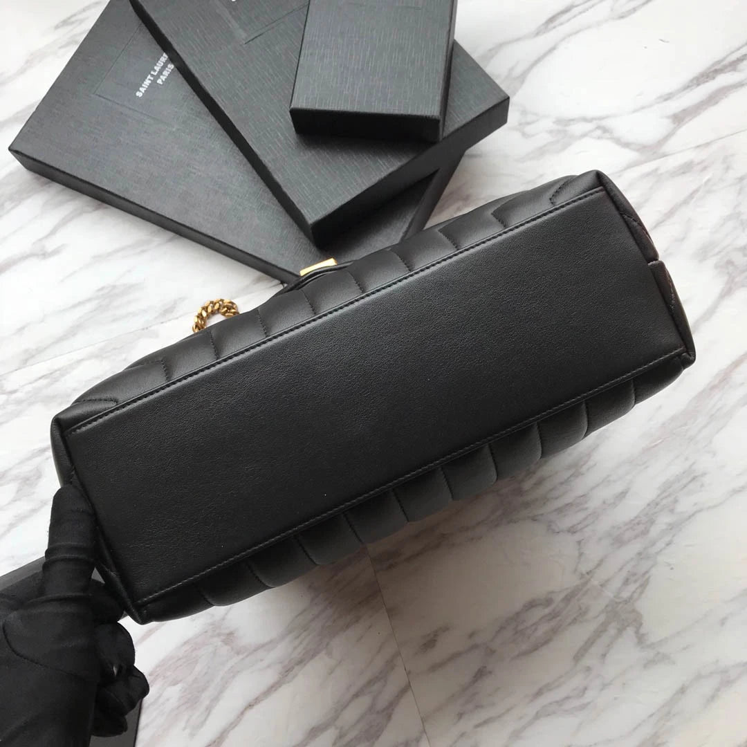 Medium Loulou Matelassé Leather Shoulder Bag
Saint Laurent