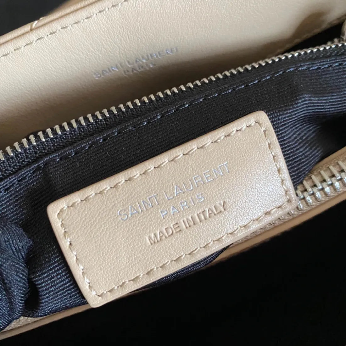 Medium Loulou Matelassé Leather Shoulder Bag
Saint Laurent