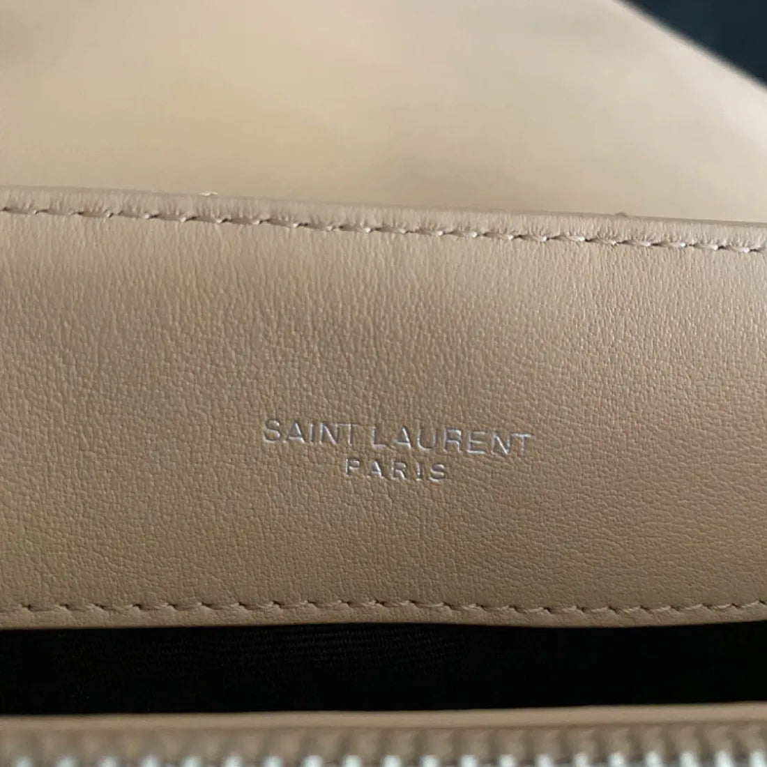 Medium Loulou Matelassé Leather Shoulder Bag
Saint Laurent