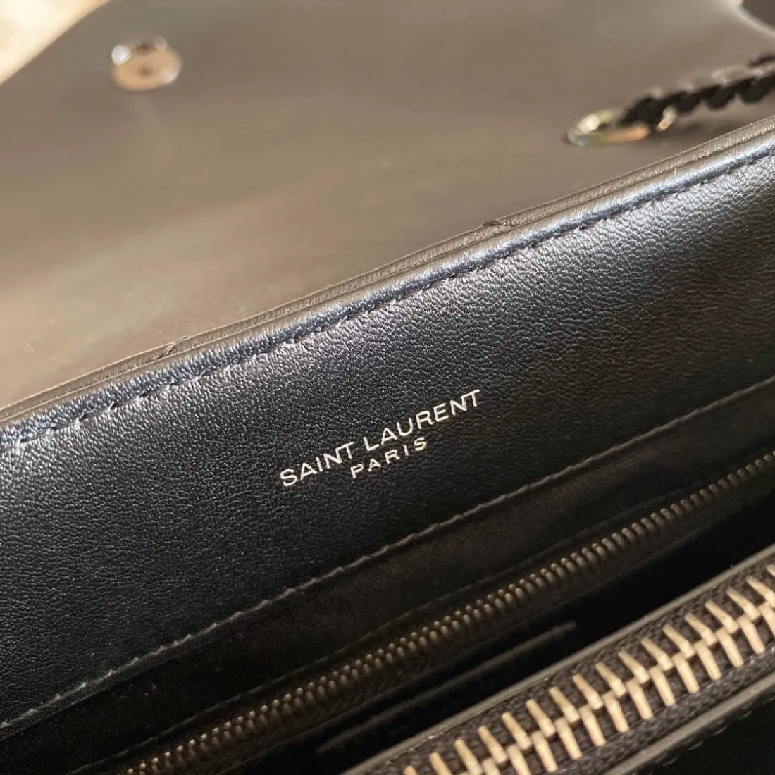 Medium Loulou Matelassé Leather Shoulder Bag
Saint Laurent