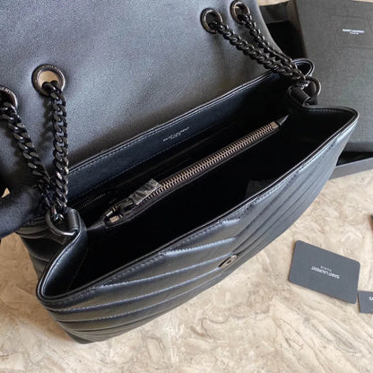 Medium Loulou Matelassé Leather Shoulder Bag
Saint Laurent